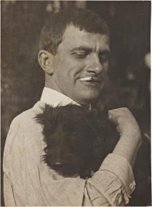 Mayakovsky-with-Scottie-1924